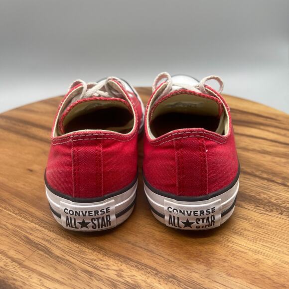 Converse All Star Chuck Low Taylor Shoes Womens Size 7 Red Skate Comfort Walking - Picture 4 of 8
